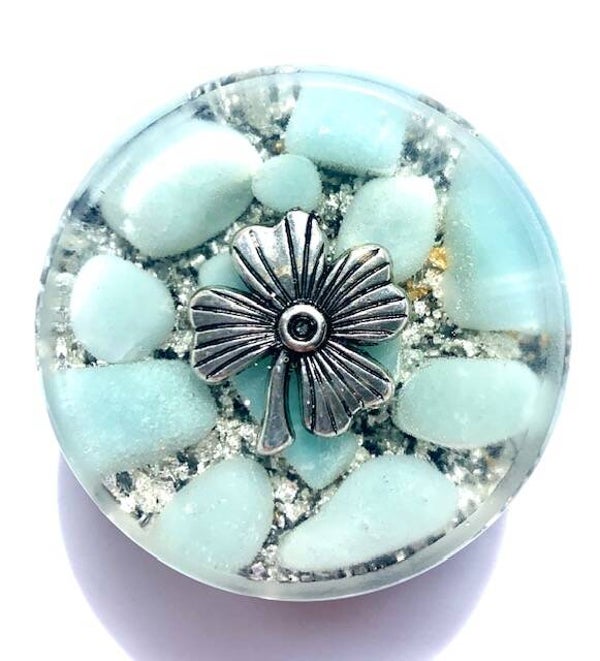 Midden Orgonite Buster Azumar,  Klavertje vier, Shungite, Herkimerdiamant, Dubbeleinder, Zilver