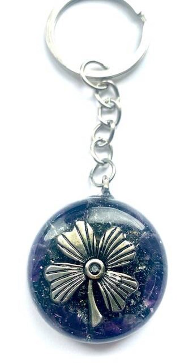 Orgonite Sleutelhanger Klavertje Vier,  Amethist, Shungite,  Herkimerdiamant,  Dubbeleinder