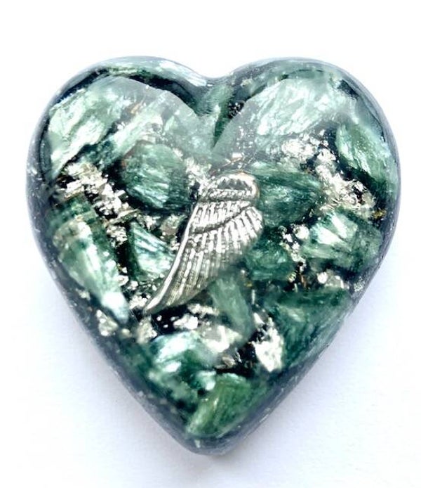 Orgonite Hartje Serafiniet, Vleugel, Shungite, Herkimerdiamant, Dubbeleinder, Zilver