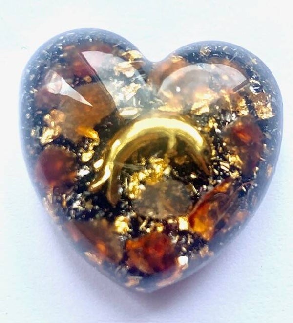 Orgonite Mini Hartje Carneool, Dolfijntje, Shungite, Herkimerdiamant, Dubbeleinder, Goud