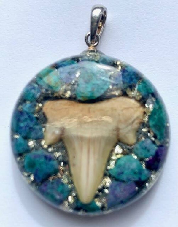 Kleine Orgonite Hanger Haaientand, Amazoniet, Herkimerdiamant,  Shungite, Zilver #36