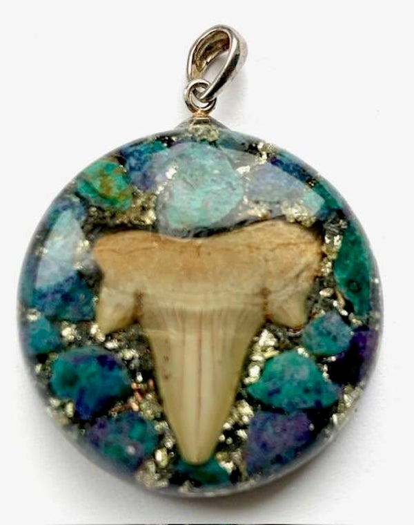 Kleine Orgonite Hanger Haaientand, Amazoniet, Shungite, Herkimerdiamant, Zilver #36