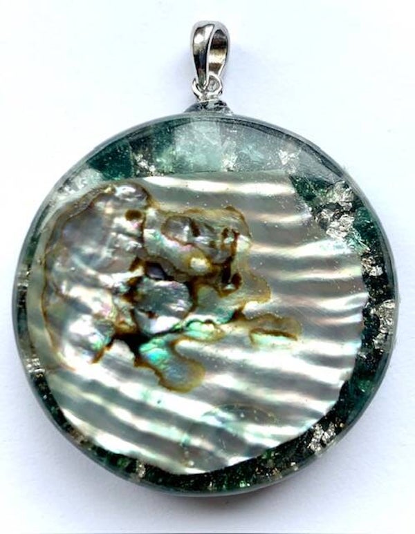 Middenmaat Orgonite Hanger Apatiet, Abalone, Shungite, Herkimerdiamant, Zilver #M21