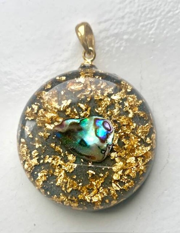 Orgonite Hanger Small Abalone, Goud, Shungite, Herkimerdiamant #1