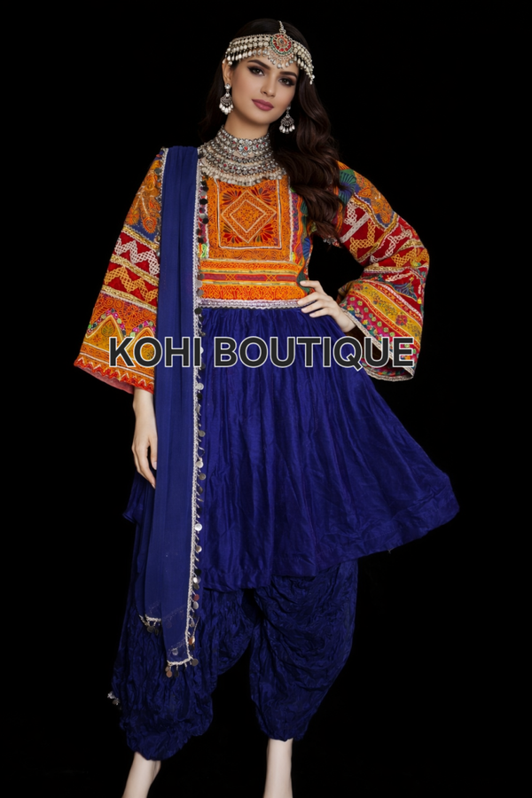 Afghansk tradisjonelt festantrekk – håndlaget eleganse