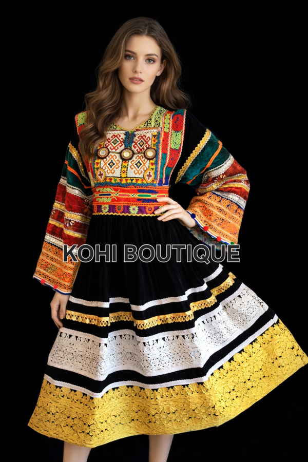 Tradisjonell Afghansk Kjole – Håndlaget med Eksklusive Detaljer