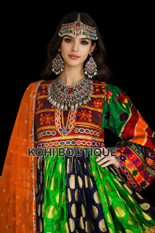 Tradisjonell afghansk kjole med broderte detaljer