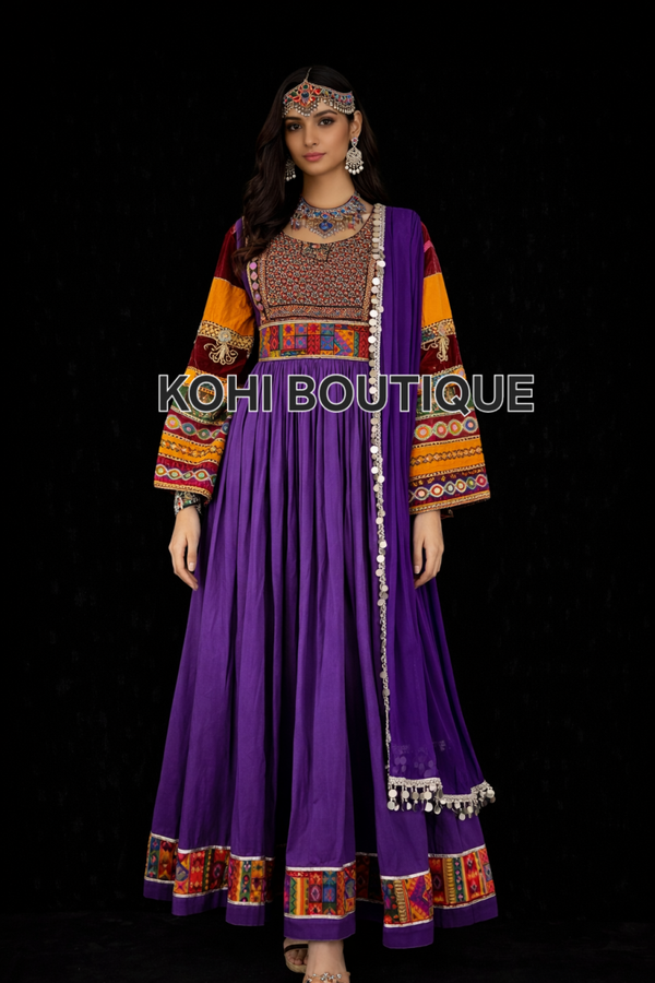 Fargerik afghansk kjole – lilla med rikt broderi