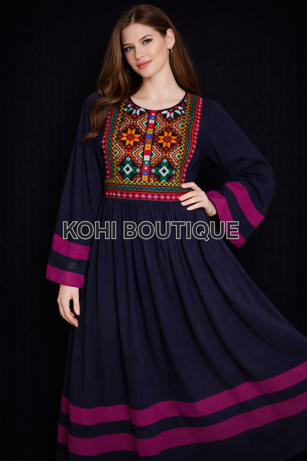 Afghansk lett kjole med broderte detaljer