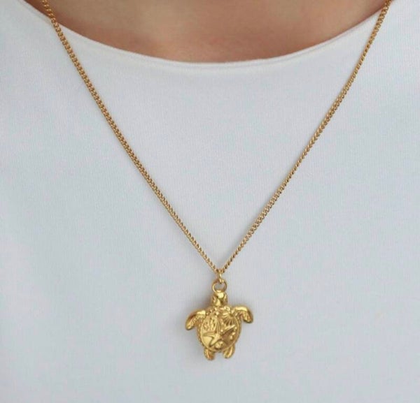Fijne gouden ketting met schildpad bedel