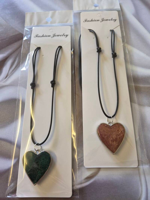 resin necklace (dress jewellery only)