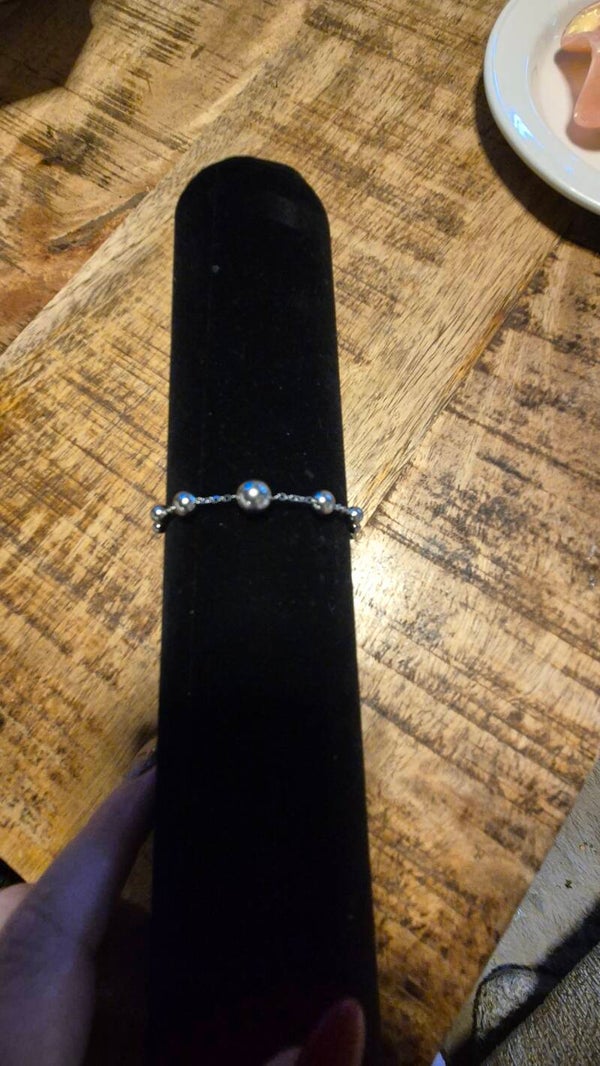 Stalen armband met balletjes