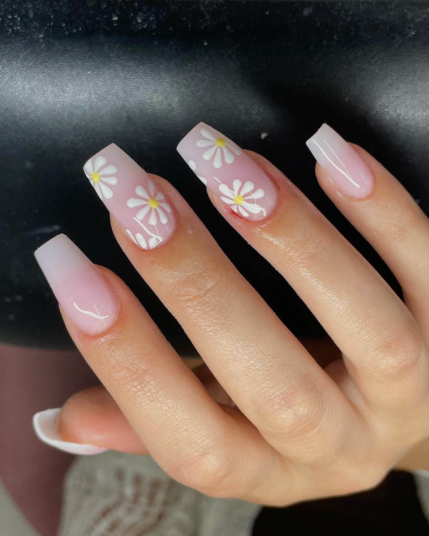 nails