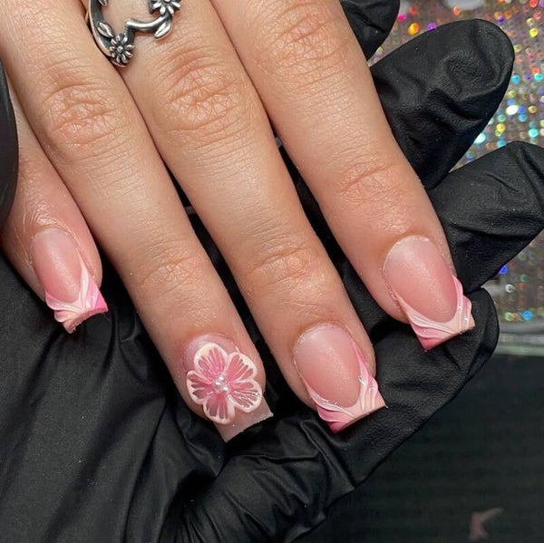 nails
