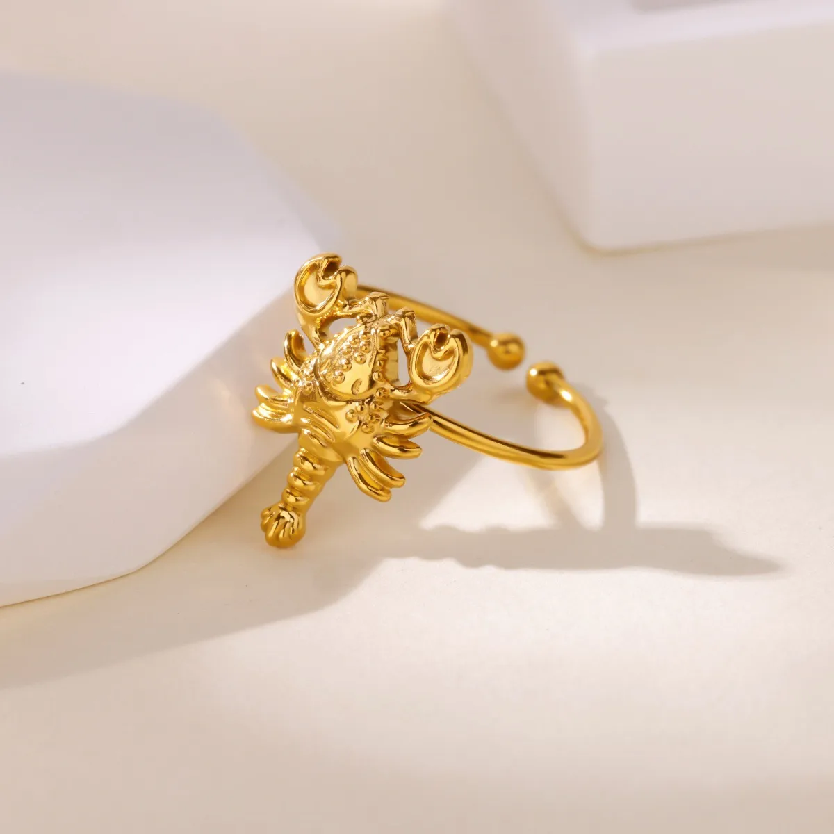 Bague Ajustable Dorée – Scorpion en Acier Inoxydable