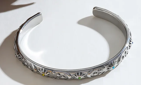 Bracelet Jonc Acier Inoxydable Gravé – Argenté étoile couleur en Relief