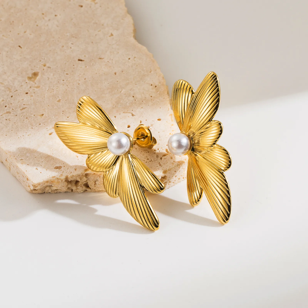 Boucles d’Oreilles Feuilles & Perle – Acier Inoxydable Doré (3,2 x 1,5 cm)