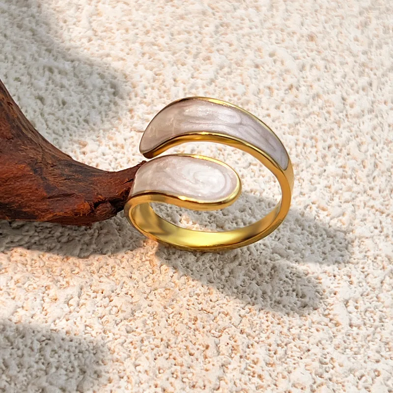 Bague Équilibre Ouverte Yin Yang Dorée – Émail Blanc Ajustable en Acier Inoxydable 304