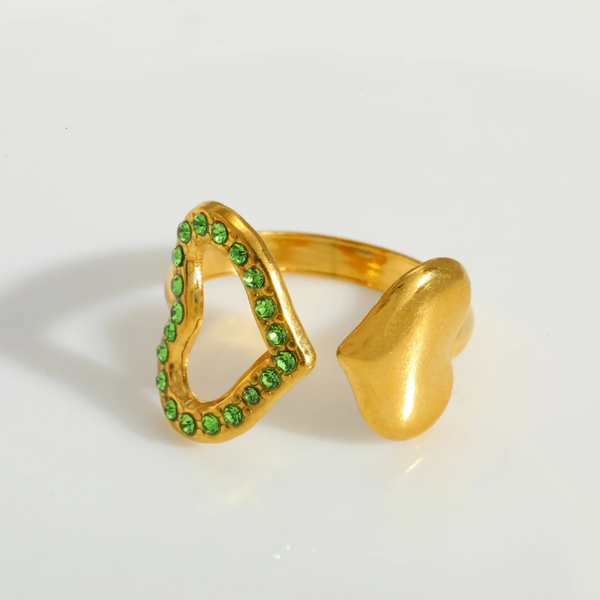 Bague Ajustable Deux Cœurs Sertis de Strass Vert – Acier Inoxydable Doré