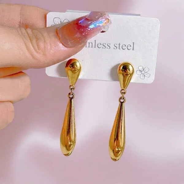 Boucles d’Oreilles Pendantes Dorées Forme Goutte – Acier Inoxydable