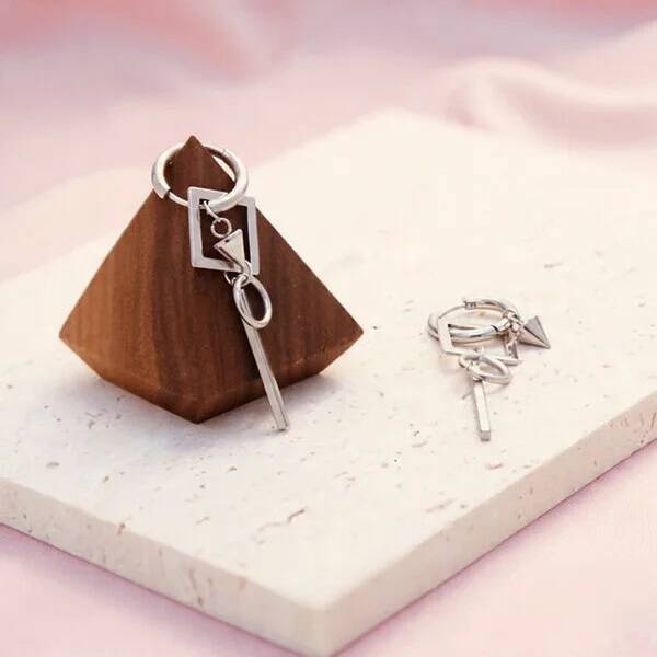 Boucles d’Oreilles Pendantes Triangle – Acier Inoxydable Argenté