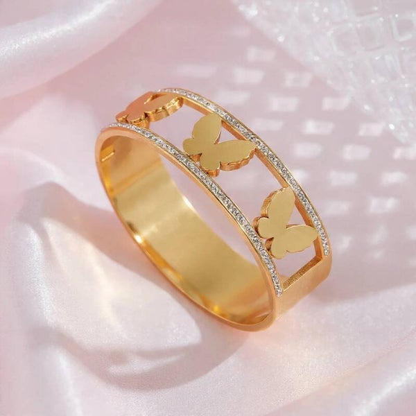 Bracelet Métamorphose Manchette Papillons – Zircons Doré Inox 304 Luxe