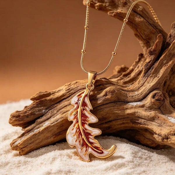 Collier Plume d'Érable - Pendentif Plume Émaillée Ambre - Acier Inoxydable 304 Plaqué Or 18K - Chaîne Satellite Dorée