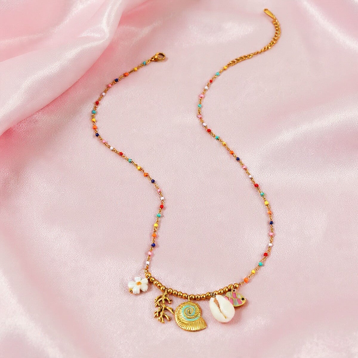 Collier Chaîne Perles et Breloques Marines en Acier Inoxydable Doré - Ambiance Tropicale