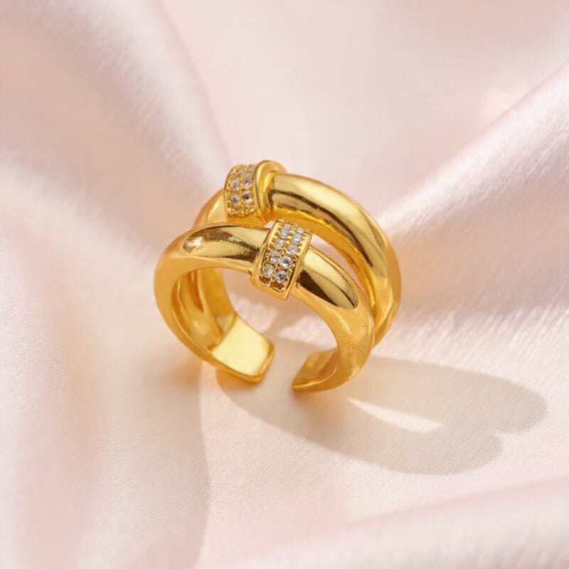 Bague Ajustable "Liaison Scintillante" en Acier Inoxydable Doré avec Strass