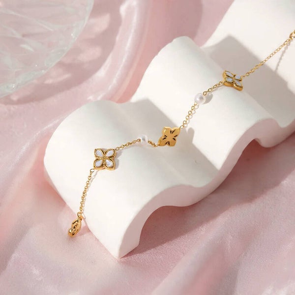 Bracelet femme fleur dorée – Acier inoxydable 304 et perle artificielle – Bijou élégant 16 + 4 cm