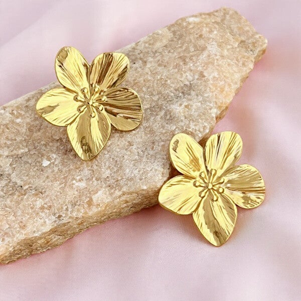 Boucles d’Oreilles Fleur Martelée tige au centre – Acier Inoxydable Doré (3,3 x 3,1 cm)