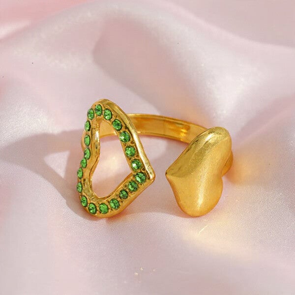 Bague Ajustable Deux Cœurs Sertis de Strass Vert – Acier Inoxydable Doré