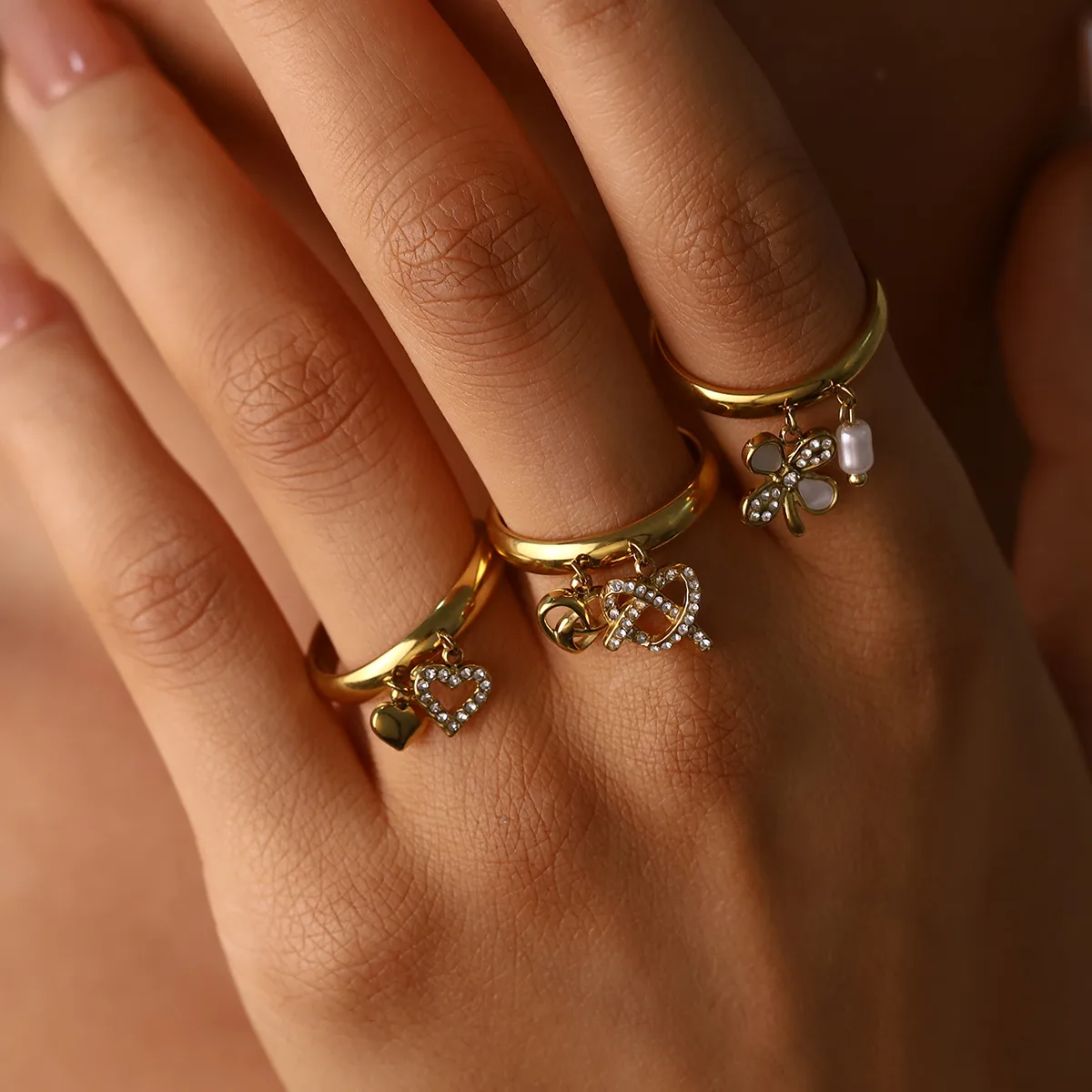 Bague Ajustable Dorée en Acier Inoxydable – Pampilles Élégantes Serties Femme