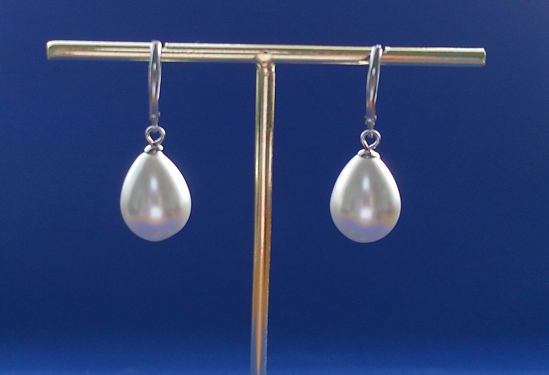 White South Sea, Shell Pearl Earrings