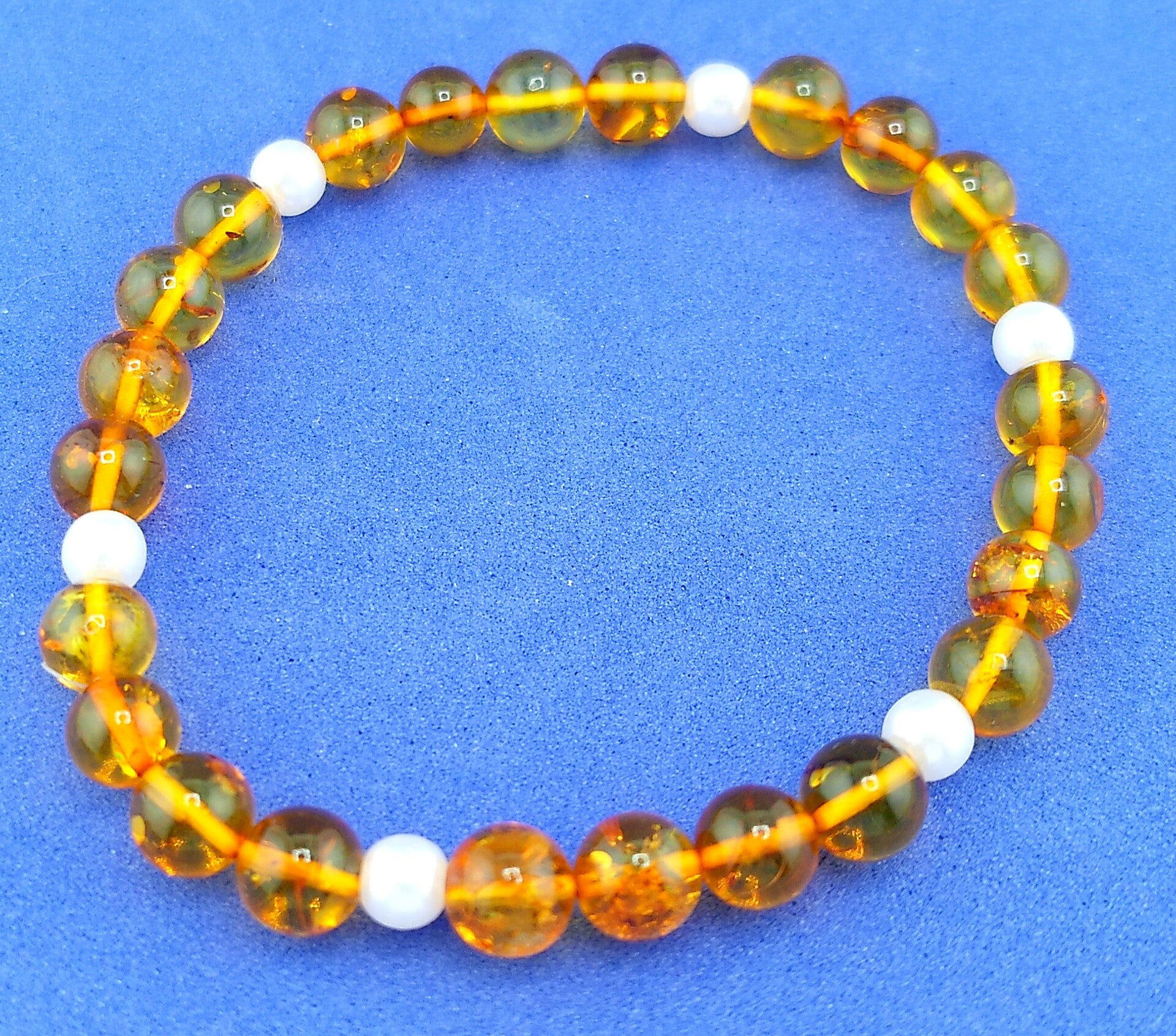 Baltic Honey Amber & Freshwater Pearl Bracelet – 6mm Beads