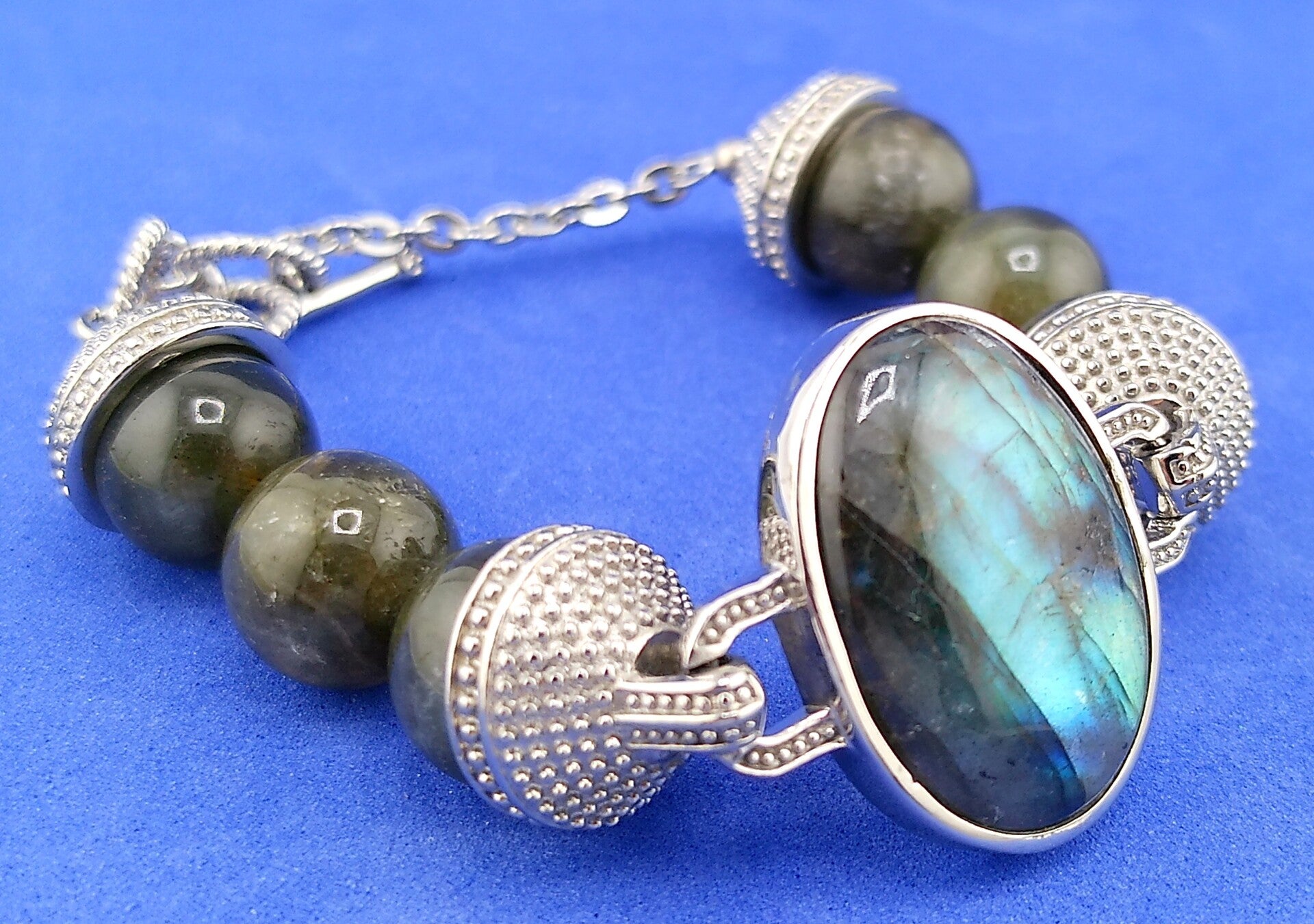 Labradorite Bracelet with Beautiful Schiller – Stainless Steel