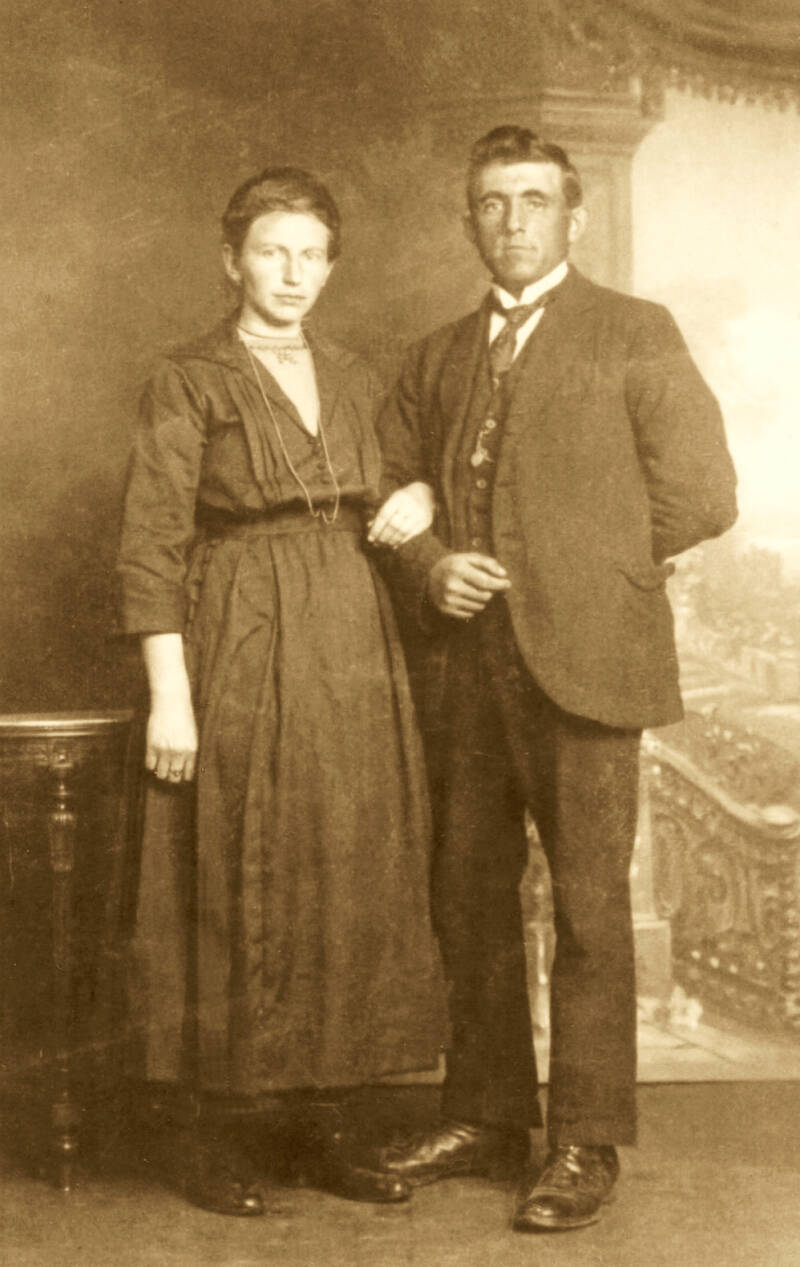 1924: Dorus vd Hoogen (1895-1935) en Hanneke van Raaij (1895-1971)