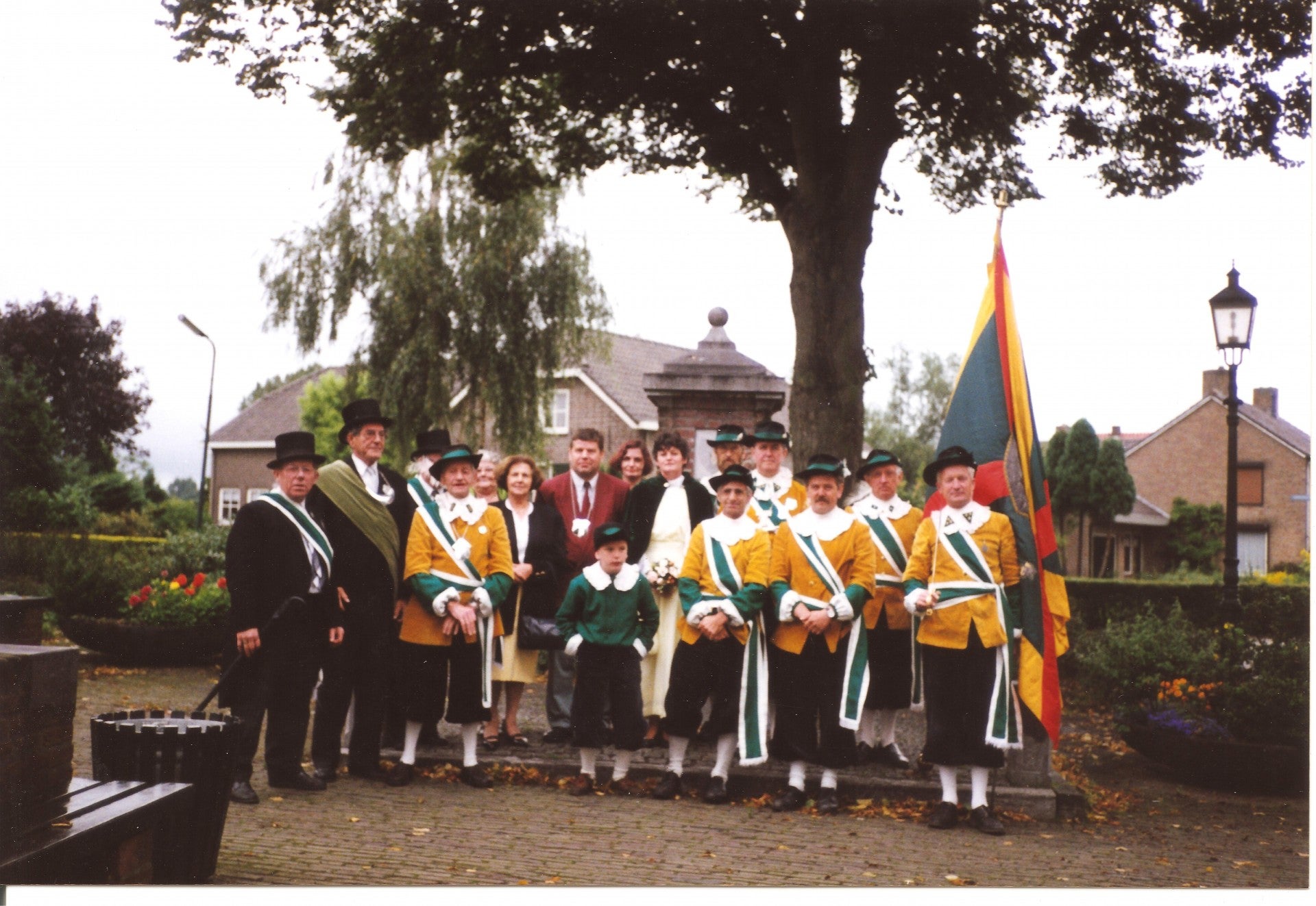  Gilde bij de dorpspomp