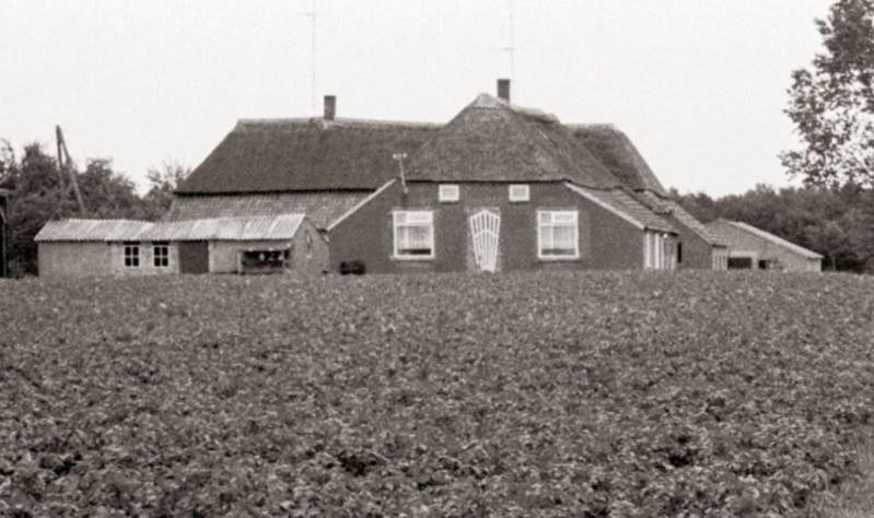 Eksterweg 2, Fam. Tien Spanjers, brand, herbouw