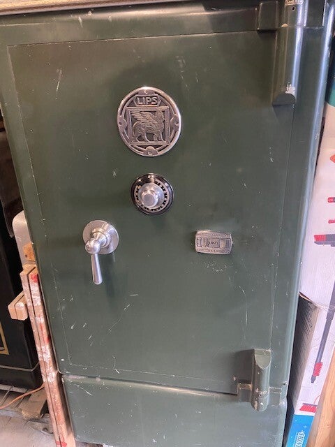 Antieke Lips kluis P75