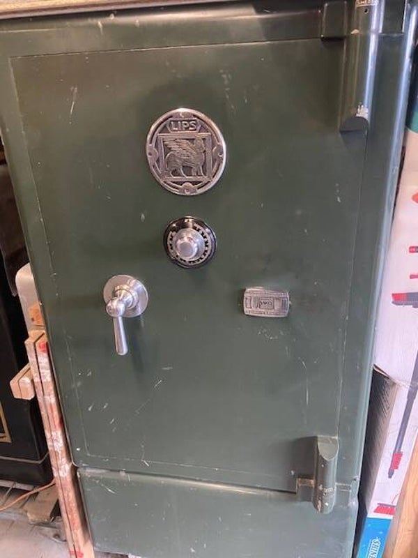 Antieke Lips kluis P75