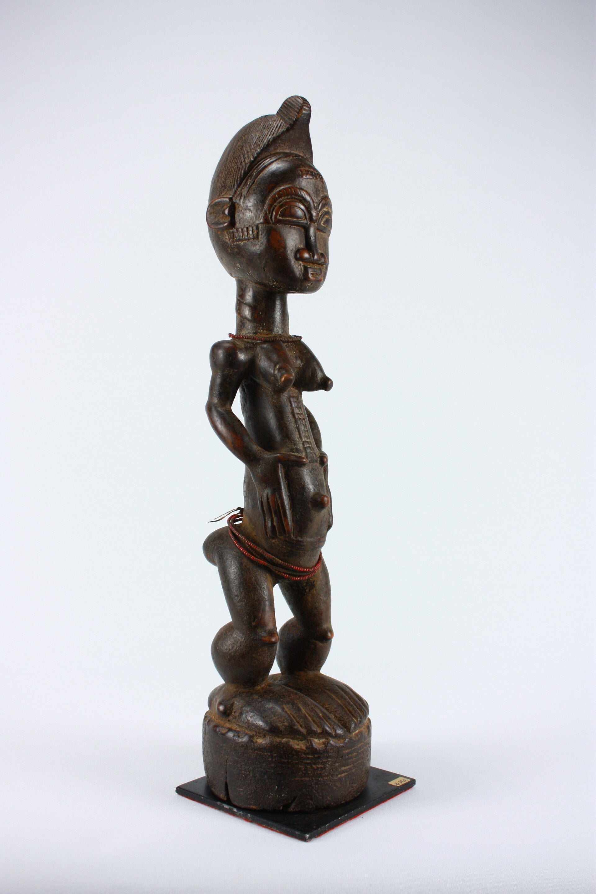 Lot A3 - Baule Female maternity figure
