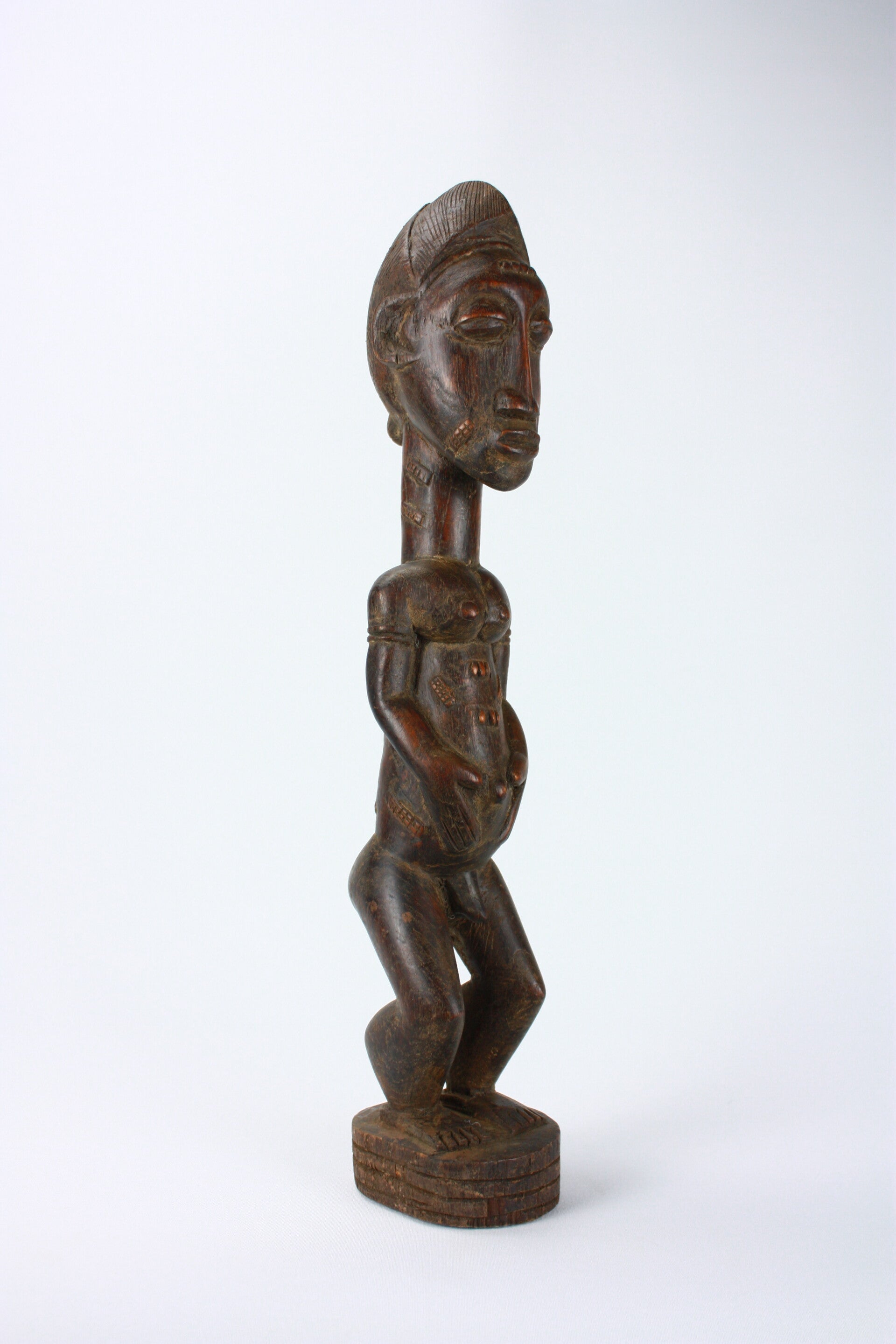 Lot A9 - Baule male figure