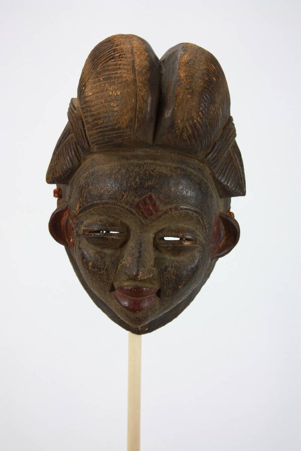Lot A41 - Punu mask (Ikwara)