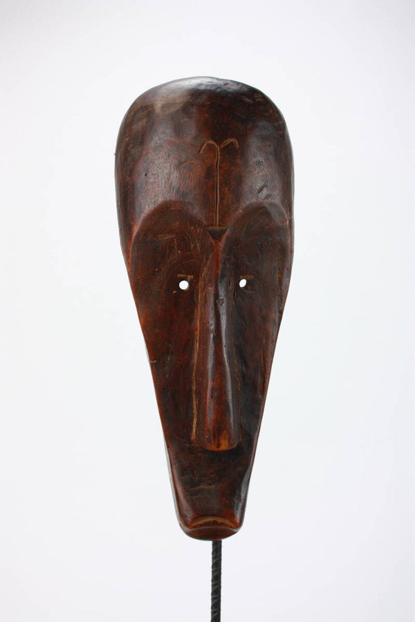 Lot A60 - Elongated mask