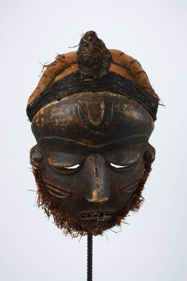 Lot A69 - Pende mask – Mbuya type