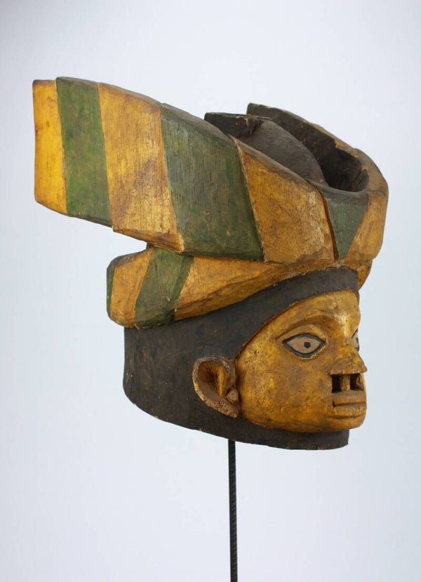 Lot A88 - Yoruba Gẹlẹdẹ Mask