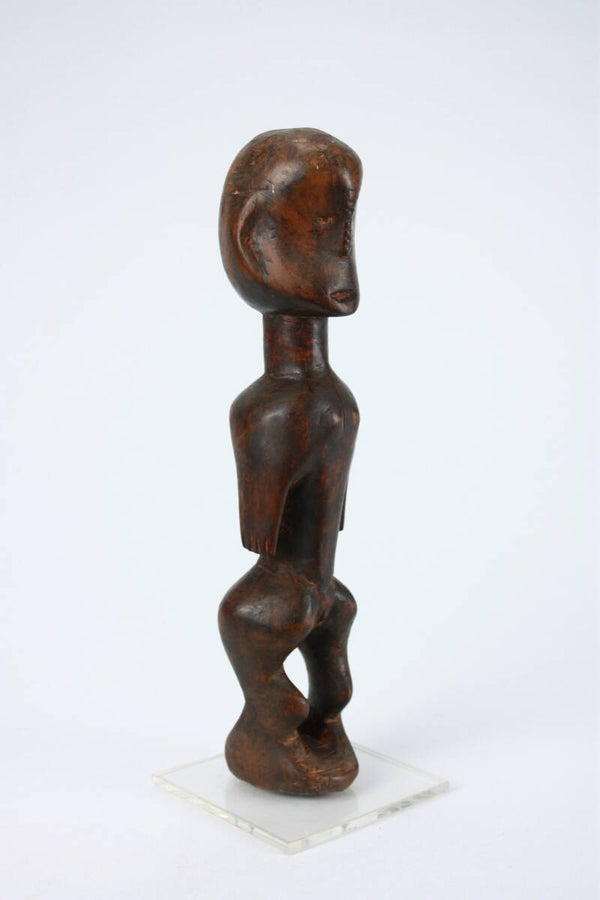 Lot A110 - African carved wooden figure