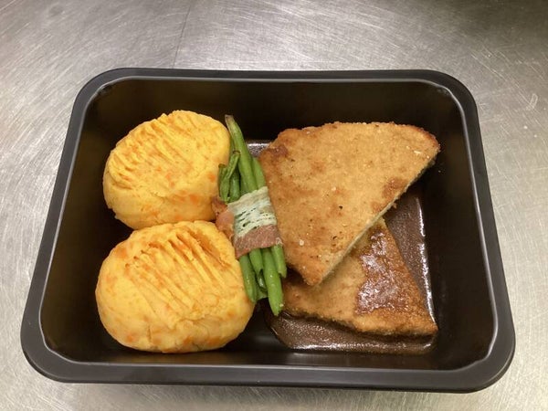 Varkensschnitzel met wortelpuree