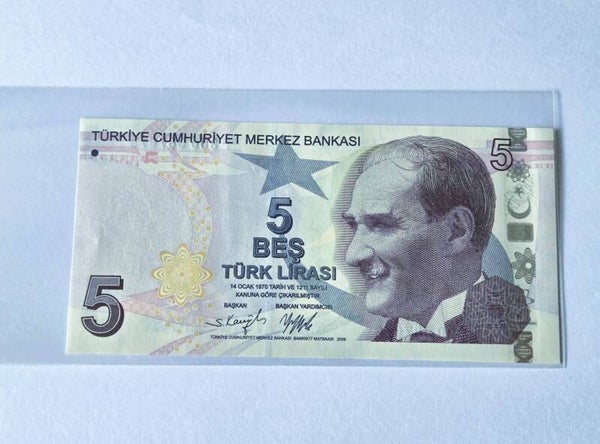 Bankbiljet: 5 Lira purple.
